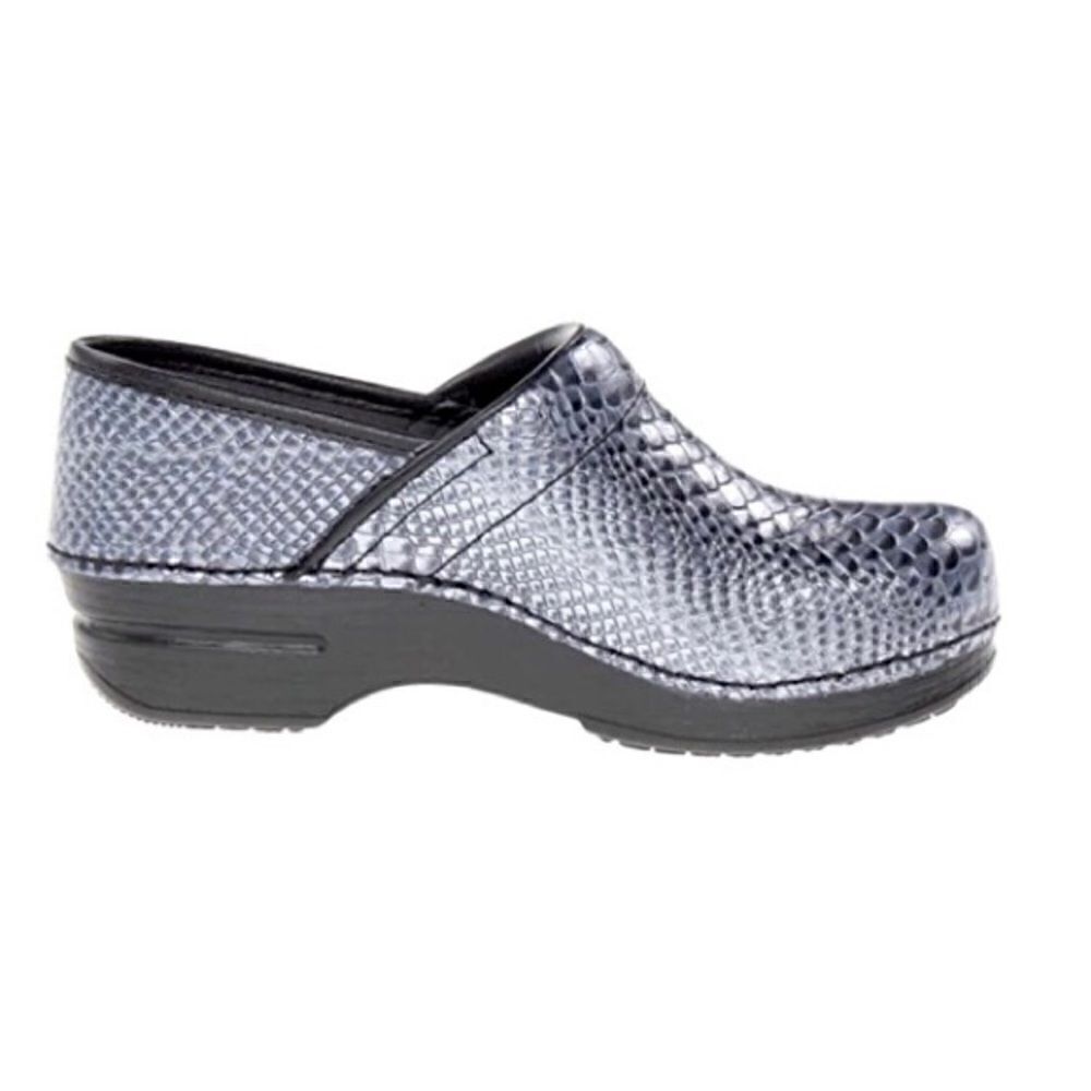 Dansko XP nurse professional clog shoes